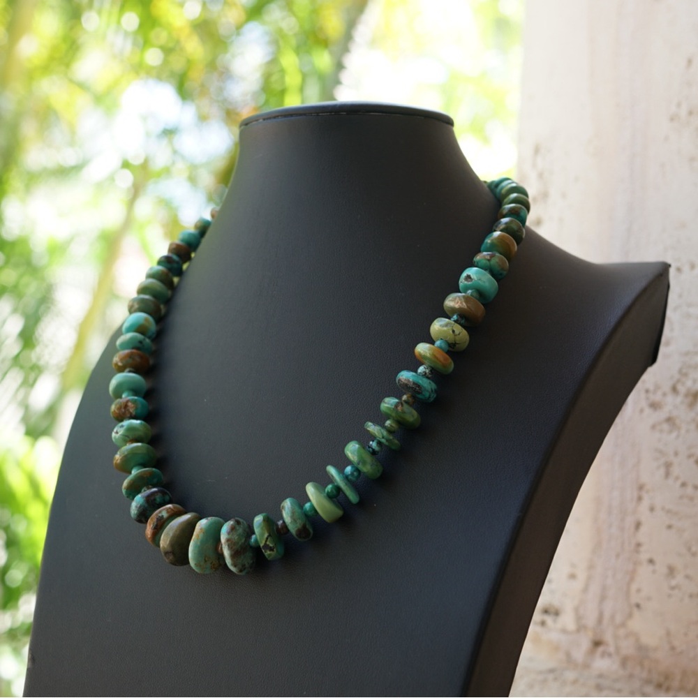 Turquoise beaded necklace